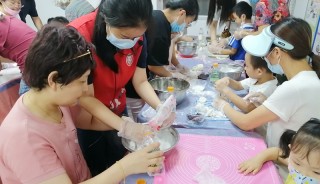 月儿圆，心儿甜--红荔社区中秋节亲子月饼DIY