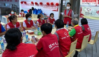 中英街社区举行食品安全志愿服务总结会